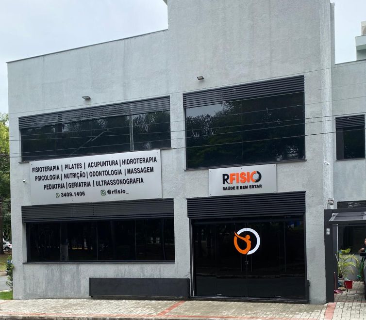 clínica com fachada